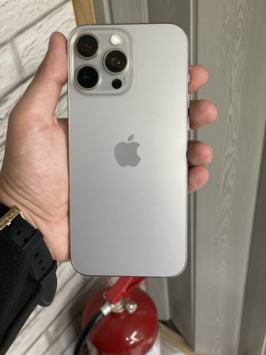 Iphone 16 pro max, in garantie, vand sau schimb cu 17 pro max