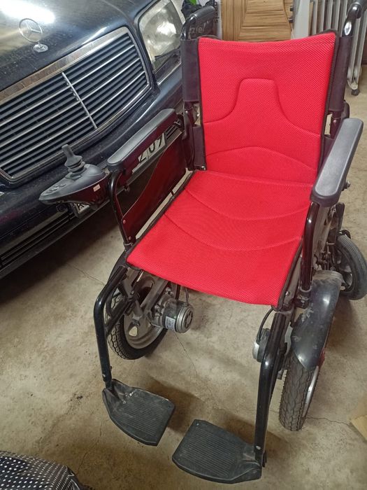 Прогулочная инвалидная коляска