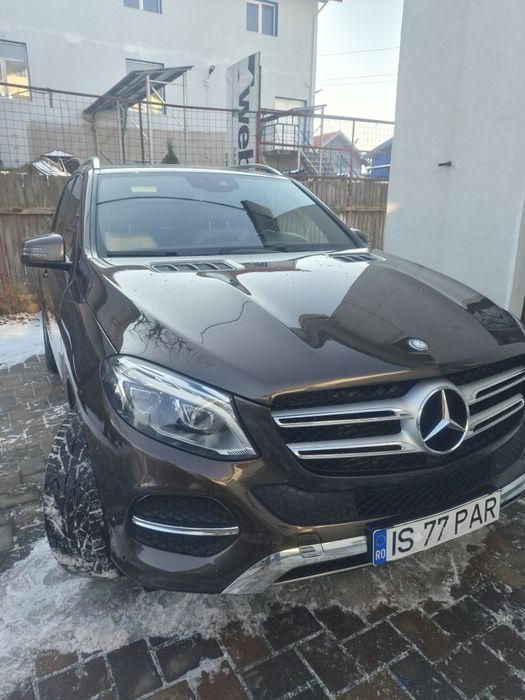 Vând Mercedes GLE 250