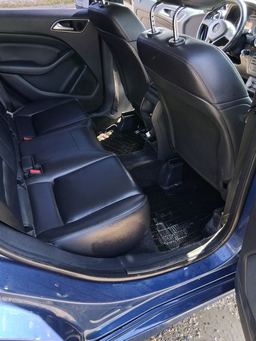 Vând Mercedes, clasa B