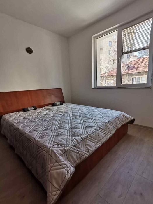 Дава се под наем Тристаен апартамент в Пловдив, Център - 130 кв.м за 590 € - Снимка #4