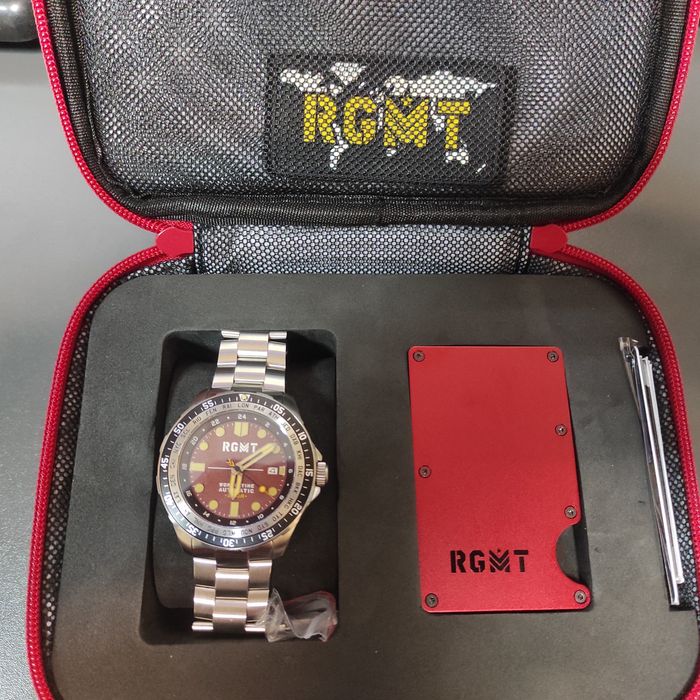 Часовник RGMT чисто нов с кутия и документи