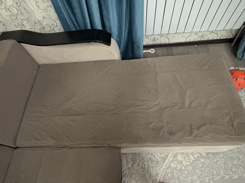 Диван угловой, коричневый, срочно