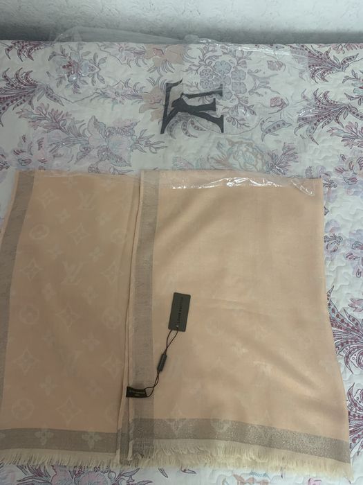 Продам платок  новый