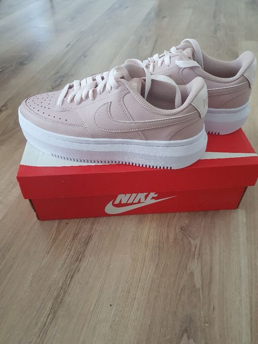 Маратонки W NIKE COURT VISION Alta Ltr