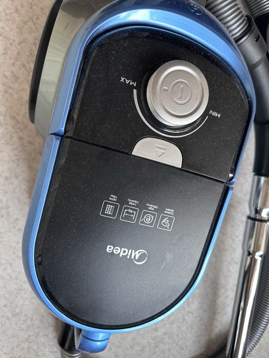 Пылесос Media хорошая.