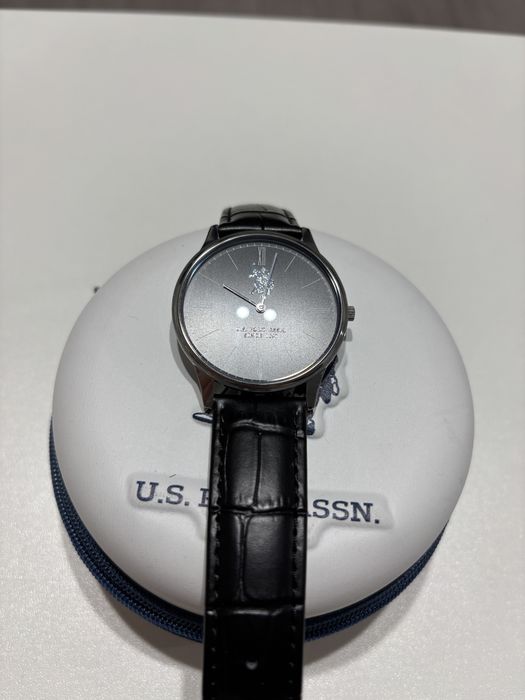 Чисто нов часовник U.S. Polo Assn. с гривна