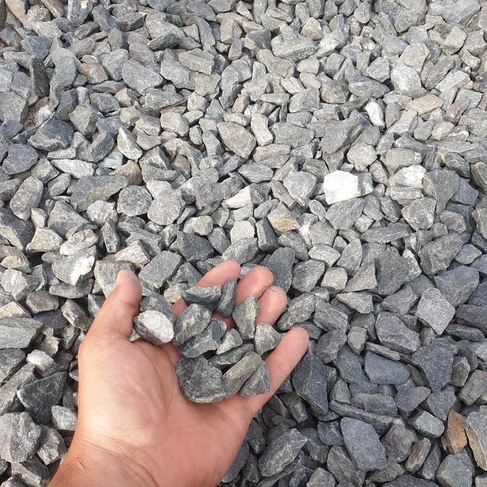 Vand si transport nisip pietris  sort pamant negru piatra concasata