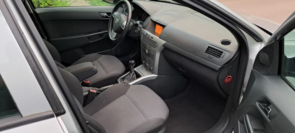 Opel.Astra H - 1.6  - 2010