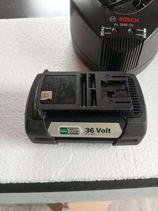 Încărcător și acumulator Bosch 36 v-4 ah
