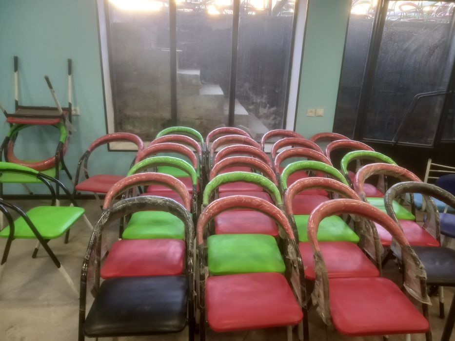 Stula va stoli bilan