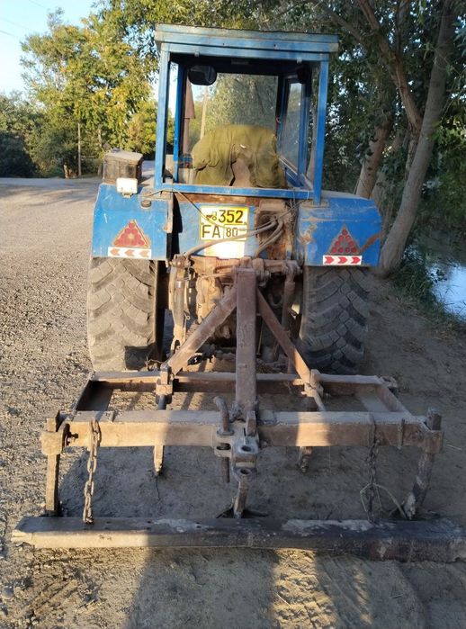 Traktor T28 sotiladi