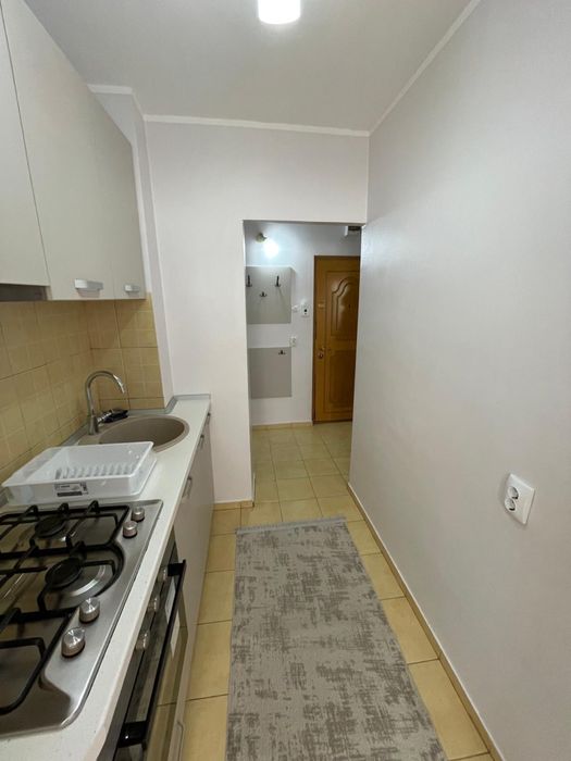Apartament 1 cameră utilat, I.C.Frimu et. 1 28 mp  lângă școala gimnazială Miron Costin Preț 1500 lei