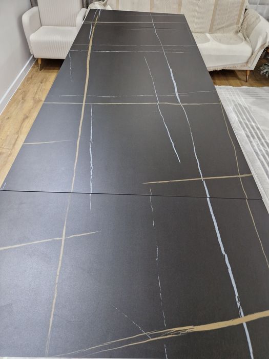 Стол для гостиной