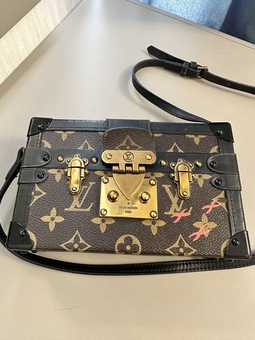 Продам модную сумочку