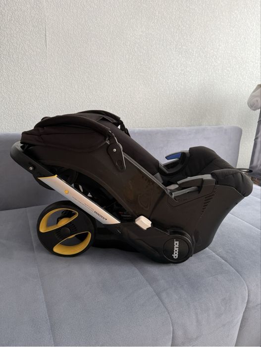 Продам автолюльку Doona.