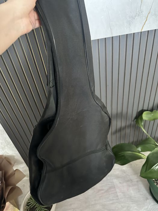 Акустическая гитара