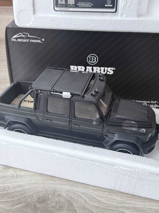 Колекционерски модел Mercedes Brabus G800 Adventure 1/18