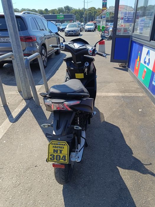 Vând,urgent, Scuter electric cu două viteze 25 și 50 la oră ,nou, nouț preț, 7000 roni