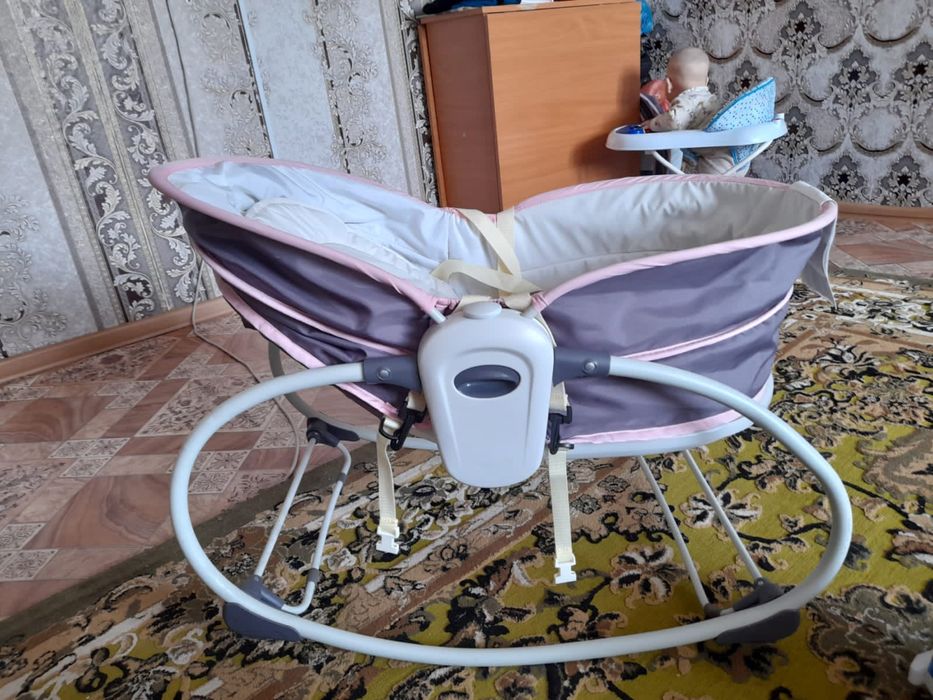 Продам Шезлонг для младенца