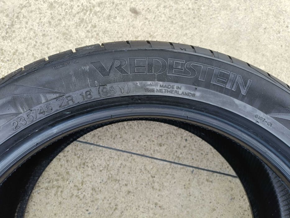 O anvelopa vara 235 45 18 vredestein ultrac vorti profil de 7,8 mm