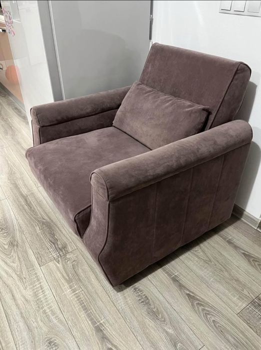 Canapea extensibila si fotoliu