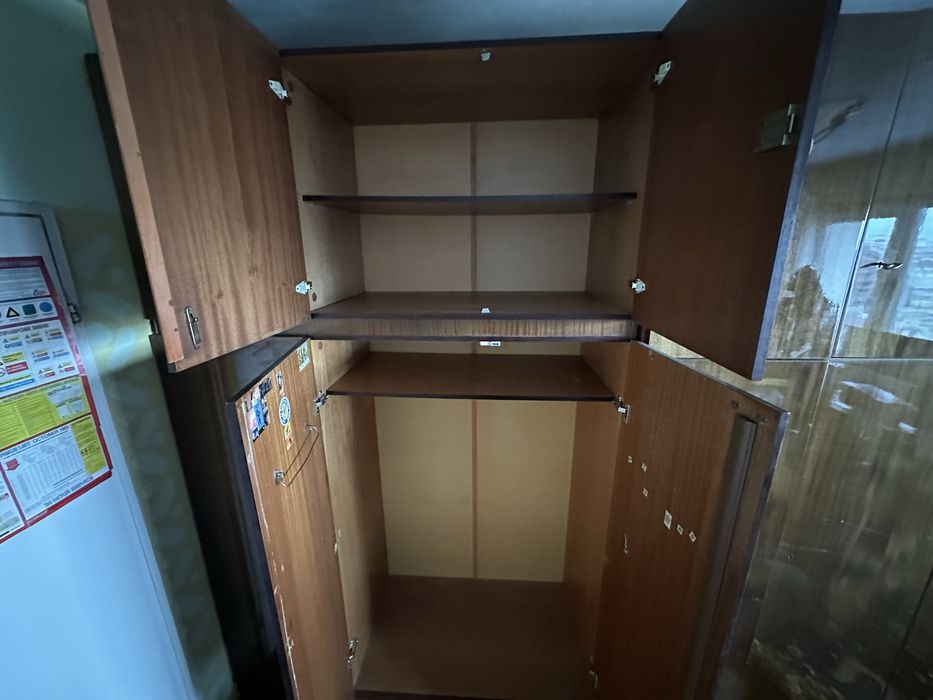 Гардероб с надстройка