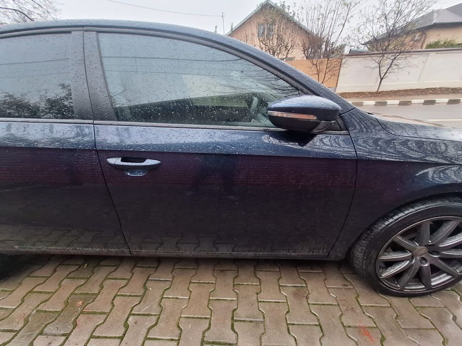 Ușa fata ,ușa spate Vw Passat B7, albastru