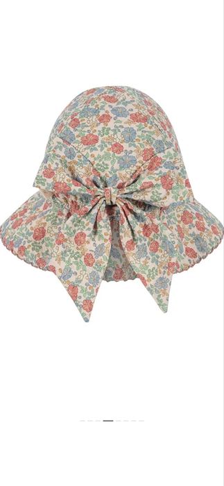 Бебешки шапки няколко вида