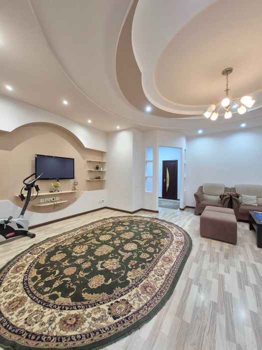 Сдается 3х комн квартира на Ойбеке, Grand Mir Hotel