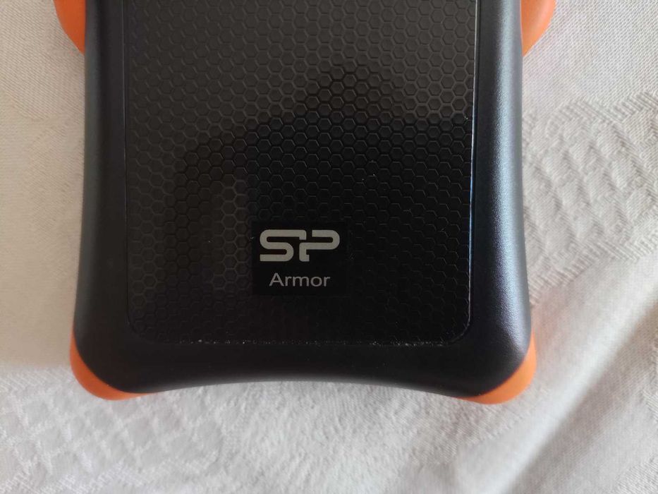 Хард дискове с прекрасно качество и кутия за SSD дискове - 45 лв.