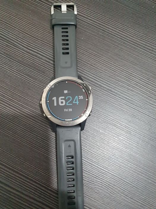 Часовник Garmin Quatix 6 Sapphire Titanium (fenix)