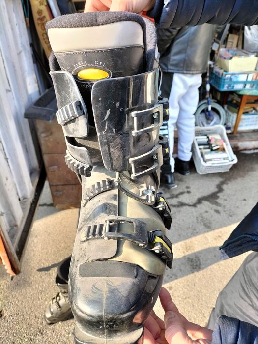 Продам горнолыжные ботинки.