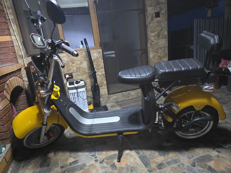 Vănd  scuter electric