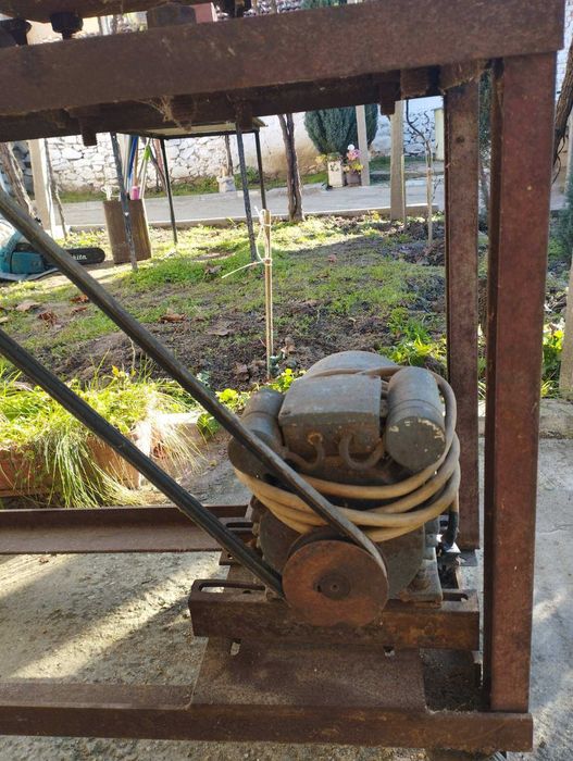 Продавам абрихт с циркуляр втора употреба.