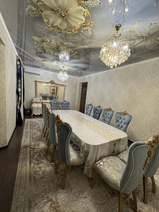 Янги Ўзбекистон Юқоричирчиқ туманида 8 хонали коттедж сотилади.