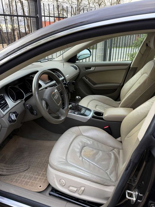 Audi A5 Sportback 2.0 TDI 2011 143 cp masina de familie