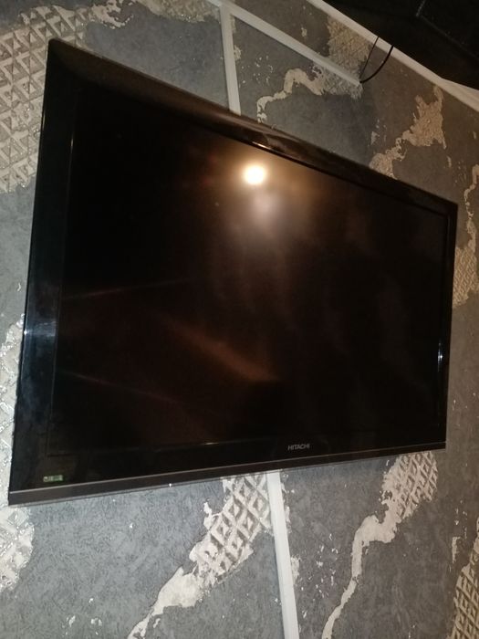 Продам телевизор Hitachi