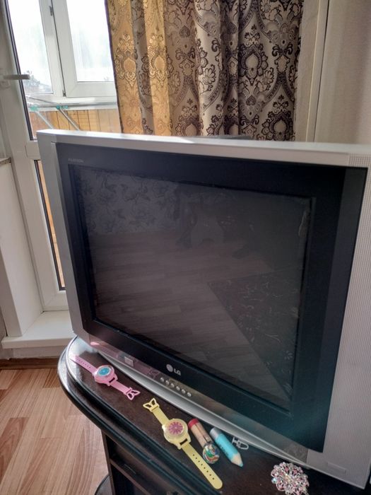 Продам телевизор