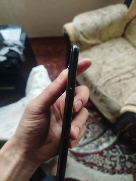 Срочно сотилади Redmi 5 plus 3/32