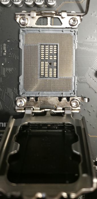 Placa de baza MSI MAG Z790 TOMAHAWK WIFI - Garantie - Accesorii comple