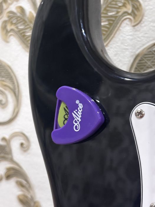 Электрогитара Levinson