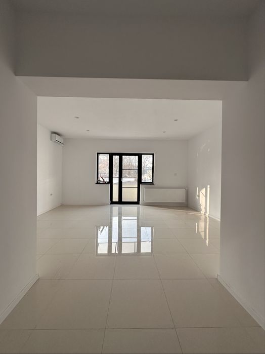 Inchiriez spatiu comercial 35 mp - centru