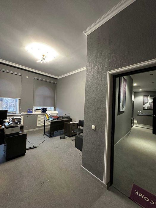 Офис Дом 7 каб. 300+150  кв.м Буюк Ипак Йули Чайхана "Салом"