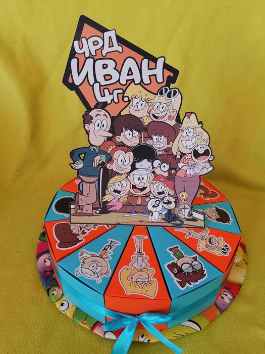 Картонена торта с избран герой