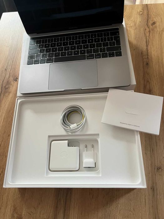 Apple MacBook Pro 13-inch, 2019 Space Gray 256GB