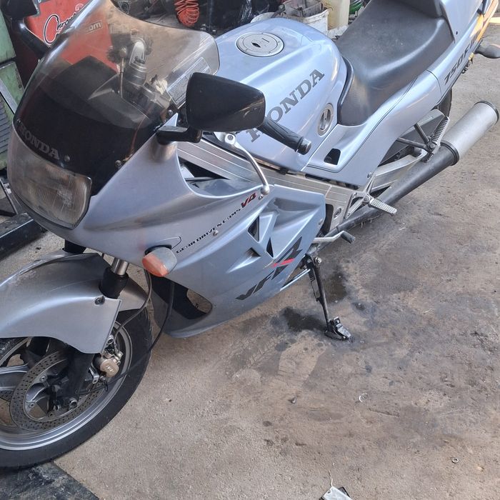 Honda VFR 750 F.