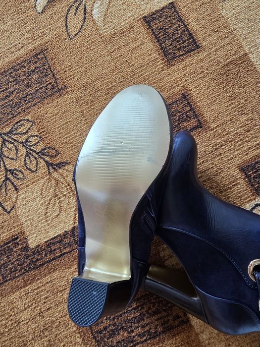 Обувки на висок ток