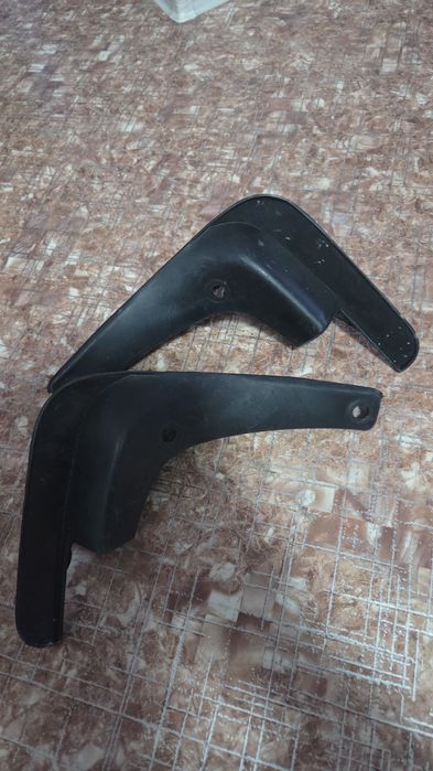 Брызговики карина е