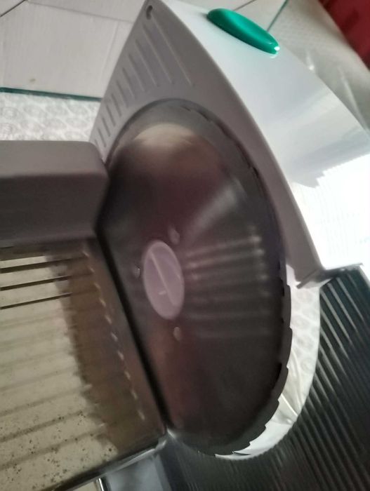 Колбасорезачка, марка First